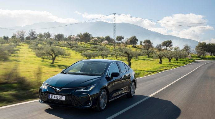 Toyota 5. Nesil Hibrit Teknolojisine Sahip Yeni Corolla’yı Satışa Sundu