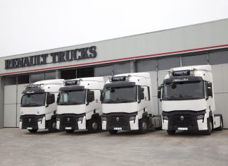 Renault Trucks Edirne bayinin ilk teslimatı, Erşen Lojistik’e yapıldı