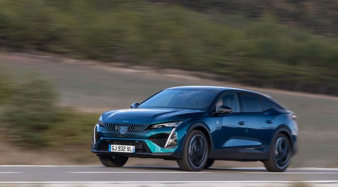 GÖZ ALICI YENİ PEUGEOT 408, TÜRKİYE’DE!