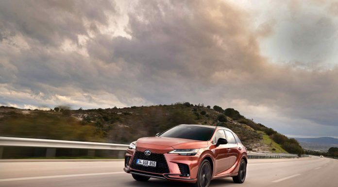LEXUS PREMIUM SUV SEGMENTİNİN ÖNCÜSÜ RX’İ YENİ NESLİYLE TÜRKİYE’DE SATIŞA SUNDU
