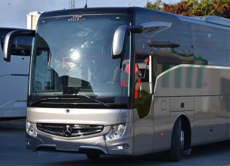 Mercedes-Benz Türk araçlarına“Cumhuriyetle GÜÇLÜ100” imzası