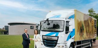 DAF LF Electric, 50. yıl dönümü için Van Gogh Müzesi’ne teslim edildi