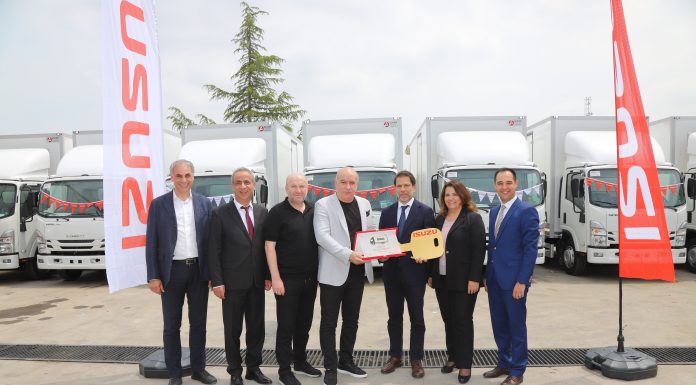 Anadolu Isuzu’dan Meltem Turizm’e 28 Adet NPR L Model kamyon teslimatı