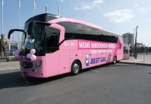 Pembe tasarımlı Mercedes-Benz Travego 16 2+1ile ‘Meme Kanseriyle Mücadelede Yolumuz Bir’