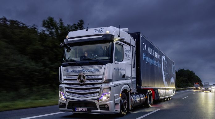 Mercedes-Benz GenH2 kamyon, sıvı hidrojen yakıtıyla tek dolumla 1000 kilometre rekorunu kırdı