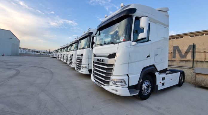 DAF Trucks Türkiye, 20 adet Yeni Nesil XG 480’i Öztürkler Petrol San. ve Tic. AŞ‘ye Mersin’de teslim etti.