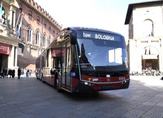 Karsan Bologna’da Hizmet Verecek 18 Metrelik e-ATA Otobüslerinin TPER’e Teslimatı Başladı!