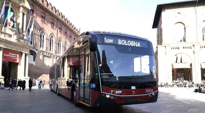 Karsan Bologna’da Hizmet Verecek 18 Metrelik e-ATA Otobüslerinin TPER’e Teslimatı Başladı!