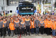 Ford Trucks 300 Bininci Kamyonunu Hattan İndirdi