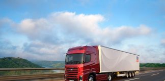 FORD TRUCKS YENİ F-MAX İLE ÇEKİCİ PAZARINDA VİTES YÜKSELTİYOR