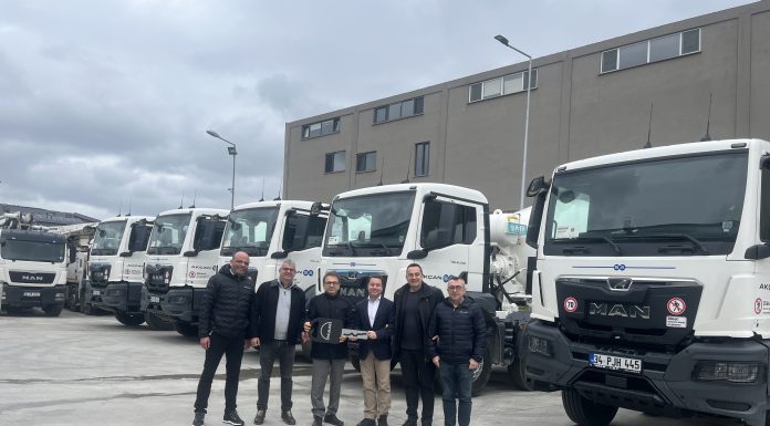 MAN ve Akçansa iş birliklerini 19 yeni araçla güçlendirdi